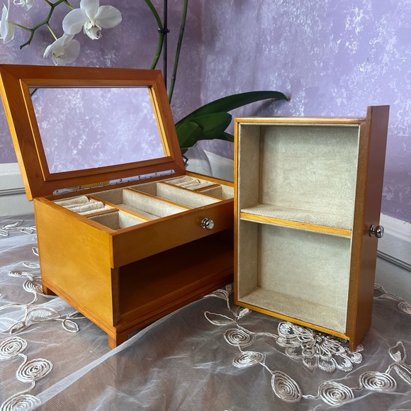 Elegant Wooden Jewelry Box with Top Organizers and one Drawer - Picture 5 of 11